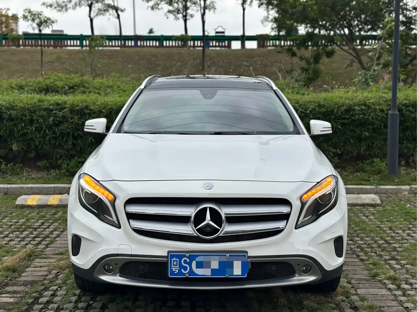 Mercedes-Benz GLA 2016 GLA 200 Fashion фото 2