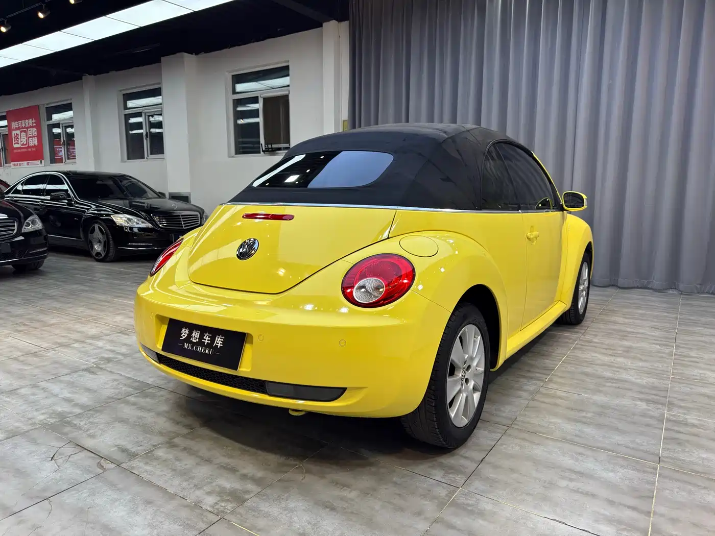 Volkswagen Beetle 2009 2.0 AT Top Convertible фото 21