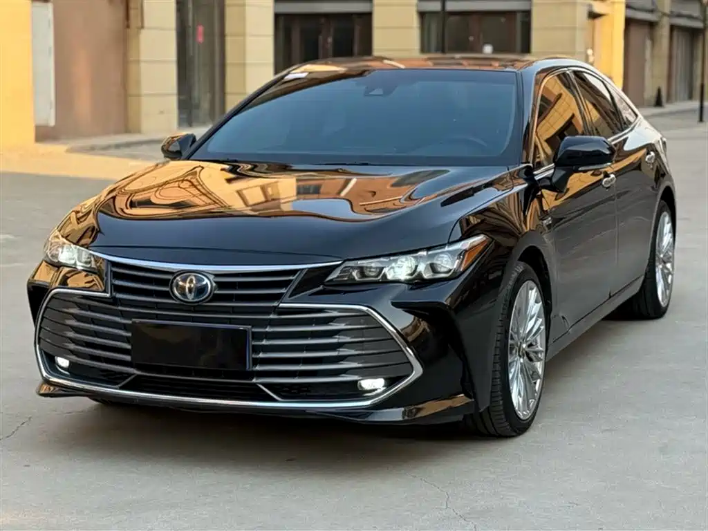 Toyota Avalon 2019 Hybrid 2.5L Luxury Edition China VI фото 2