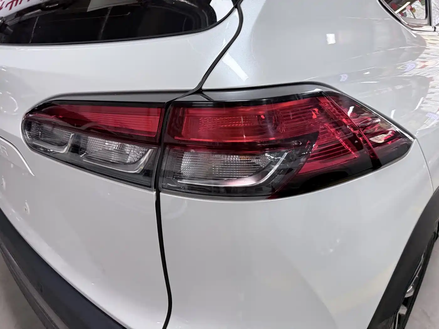Toyota Frontlander 2023 2.0L CVT Elite Edition фото 16