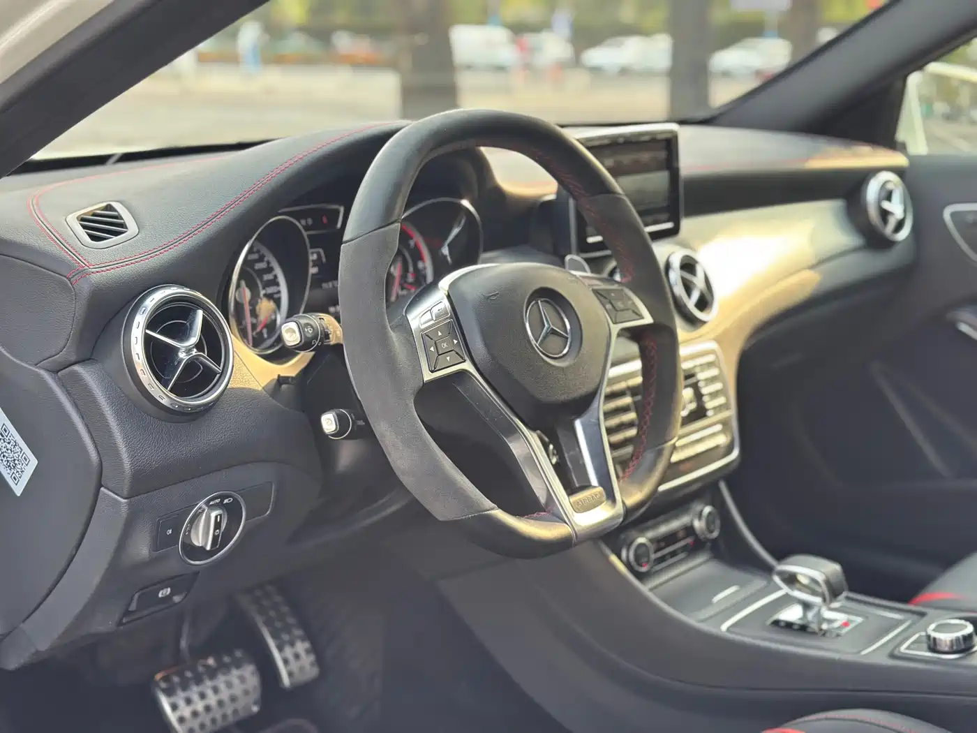 Mercedes-Benz GLA AMG 2015 AMG GLA 45 4MATIC фото 17