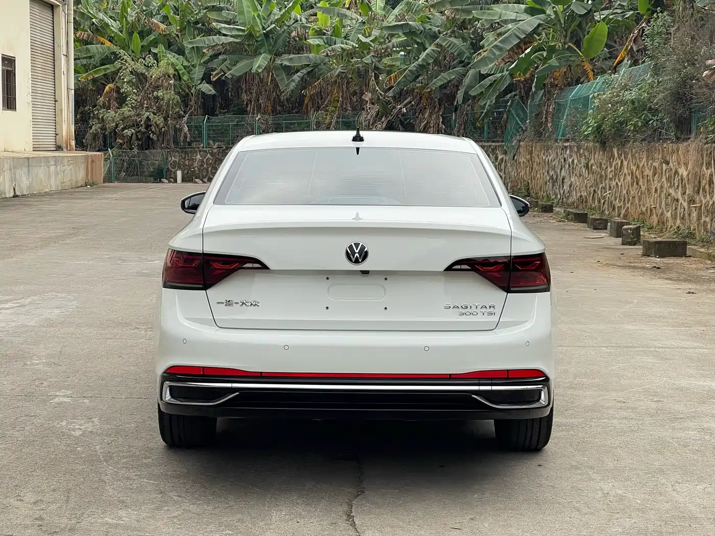 Volkswagen Sagitar 2023 300TSI DSG Surpassing Edition фото 9