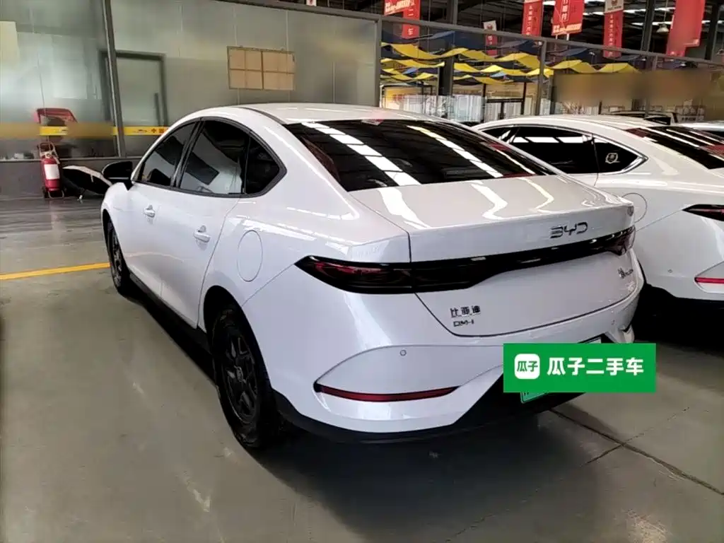 BYD Qin PLUS 2025 DM-i Smart Drive 55KM Leader фото 5