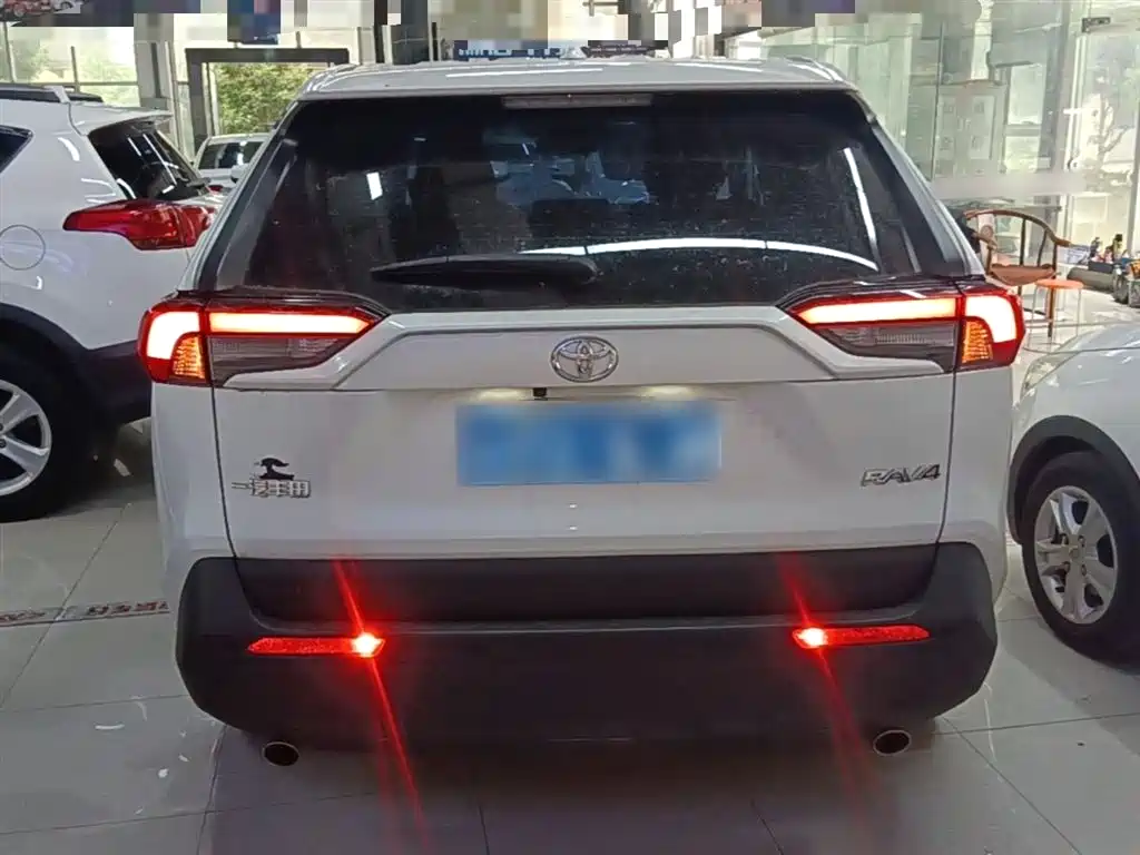 Toyota RAV4 Rongfang 2024 2.0L CVT FWD Urban Edition фото 6
