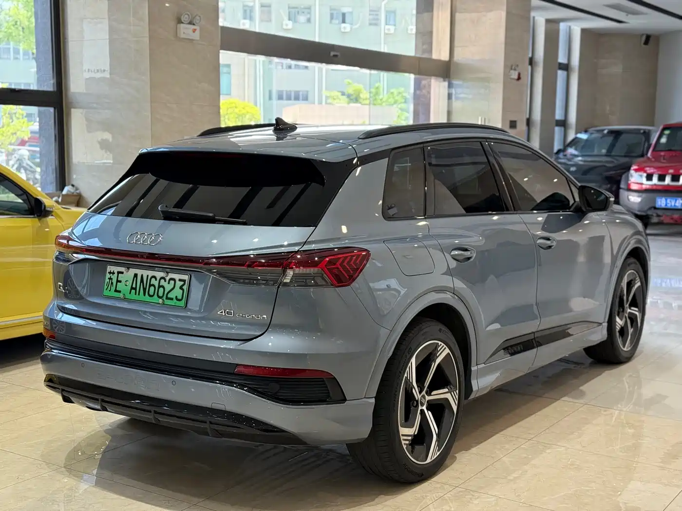 Audi Q4 e-tron 2023 40 e-tron Creation Night Edition фото 17