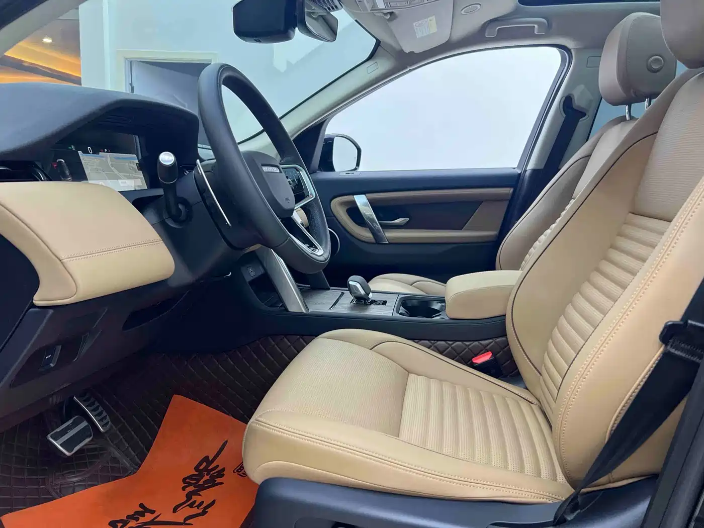 Land Rover Discovery Sport 2025 249PS Performance Tech Edition фото 11
