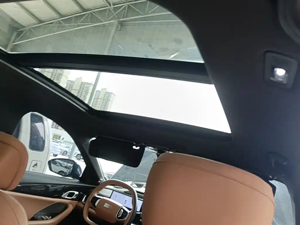 Geely Galaxy Galaxy A7 2025 EM-i 150km Premium Edition фото 18