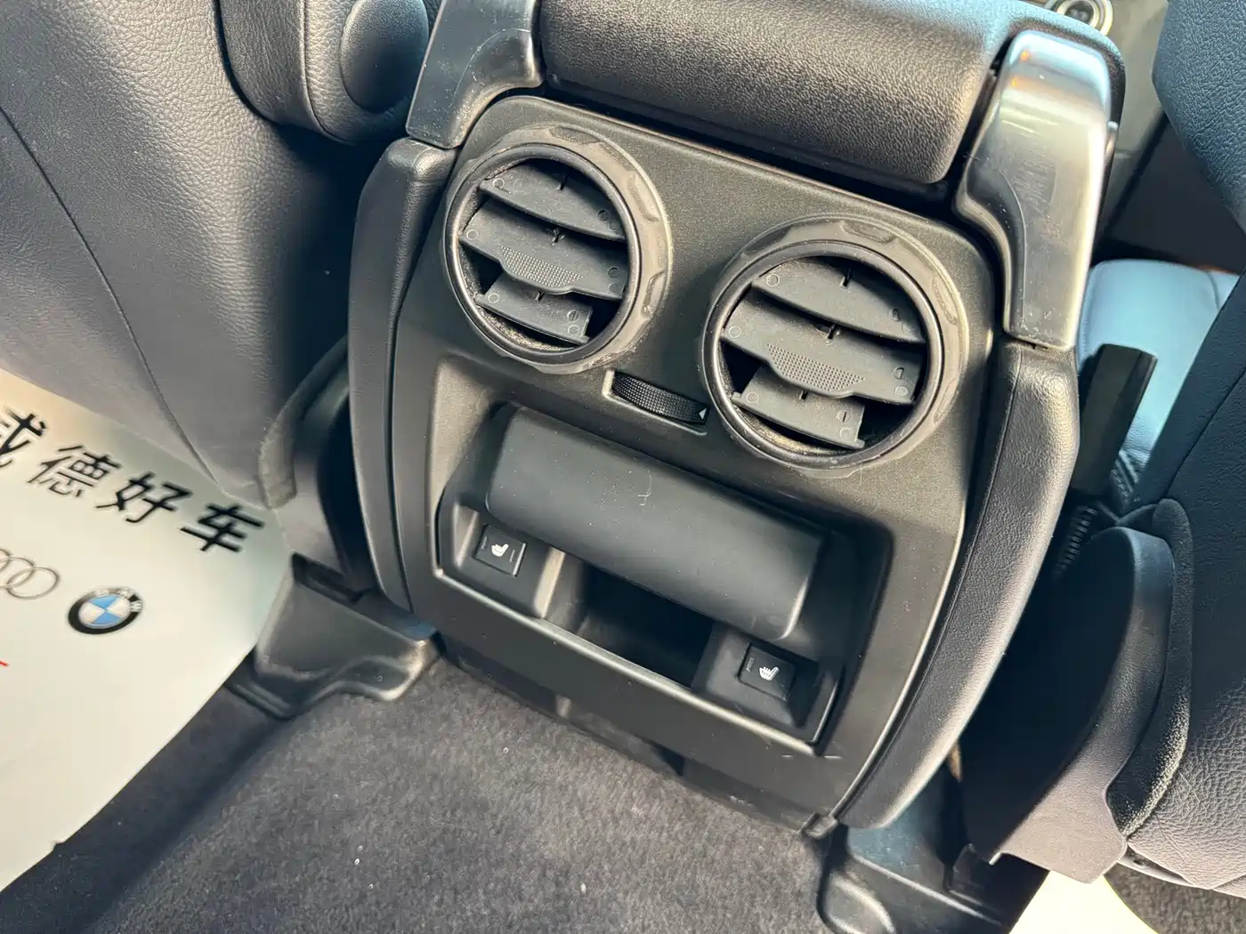 Land Rover Discovery 2015 3.0 SC V6 HSE фото 16