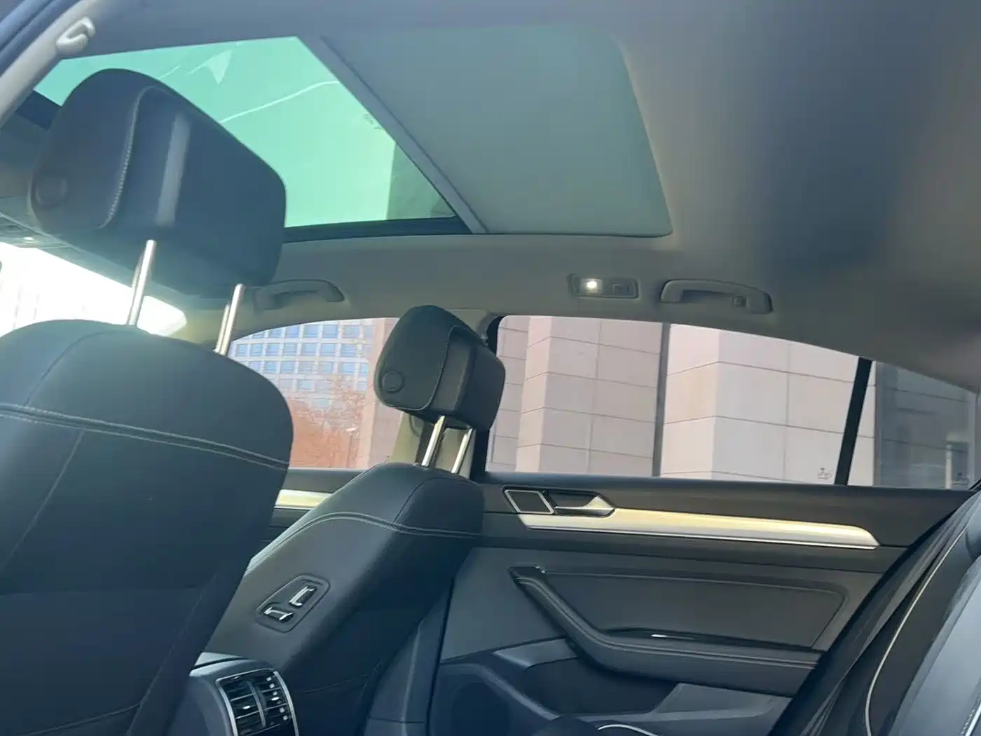 VOLKSWAGEN MAGOTAN GTE PLUG IN HYBRID