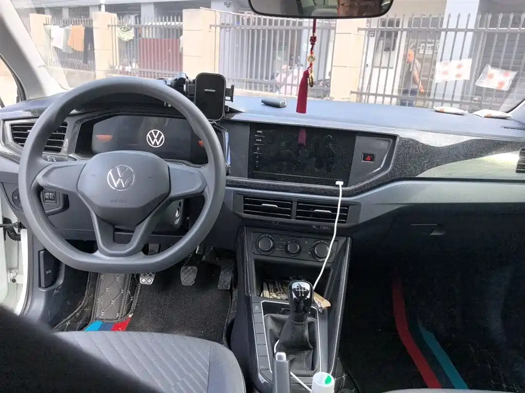 Volkswagen Lavida 2023 XRUI 1.5L Manual New Comfort Edition фото 6