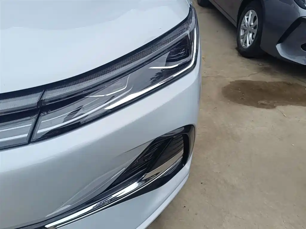 Geely Galaxy Galaxy A7 2025 EM-i 150km Premium Edition фото 24
