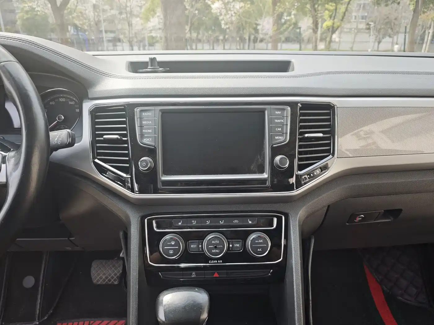 Volkswagen Teramont 2017 530 V6 4WD Luxury Edition фото 18