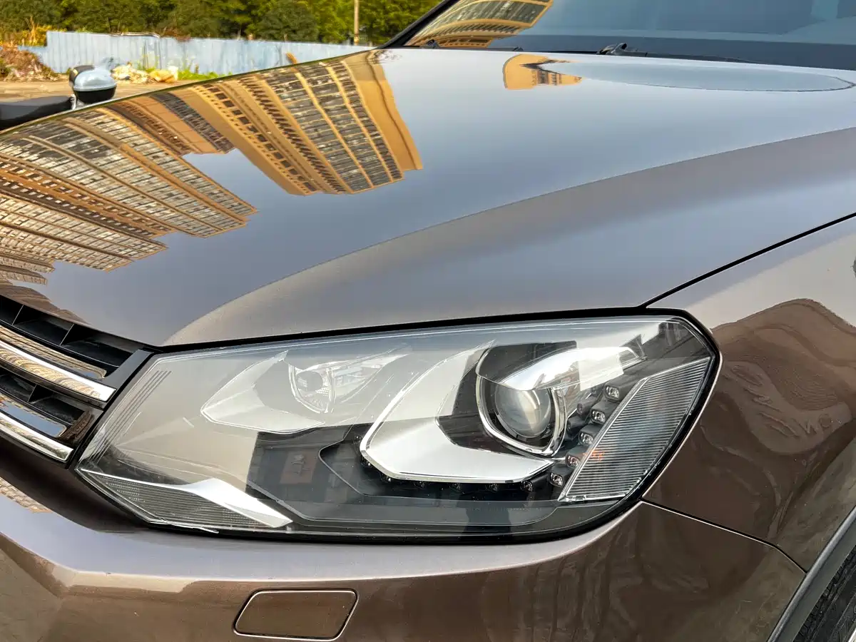 Volkswagen Touareg 2011 3.0TSI Premium фото 9