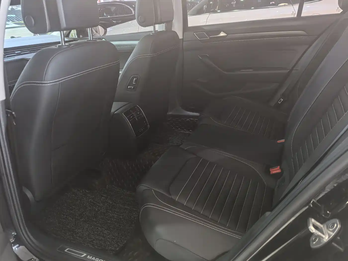 Volkswagen Magotan 2020 330TSI DSG Luxury фото 6