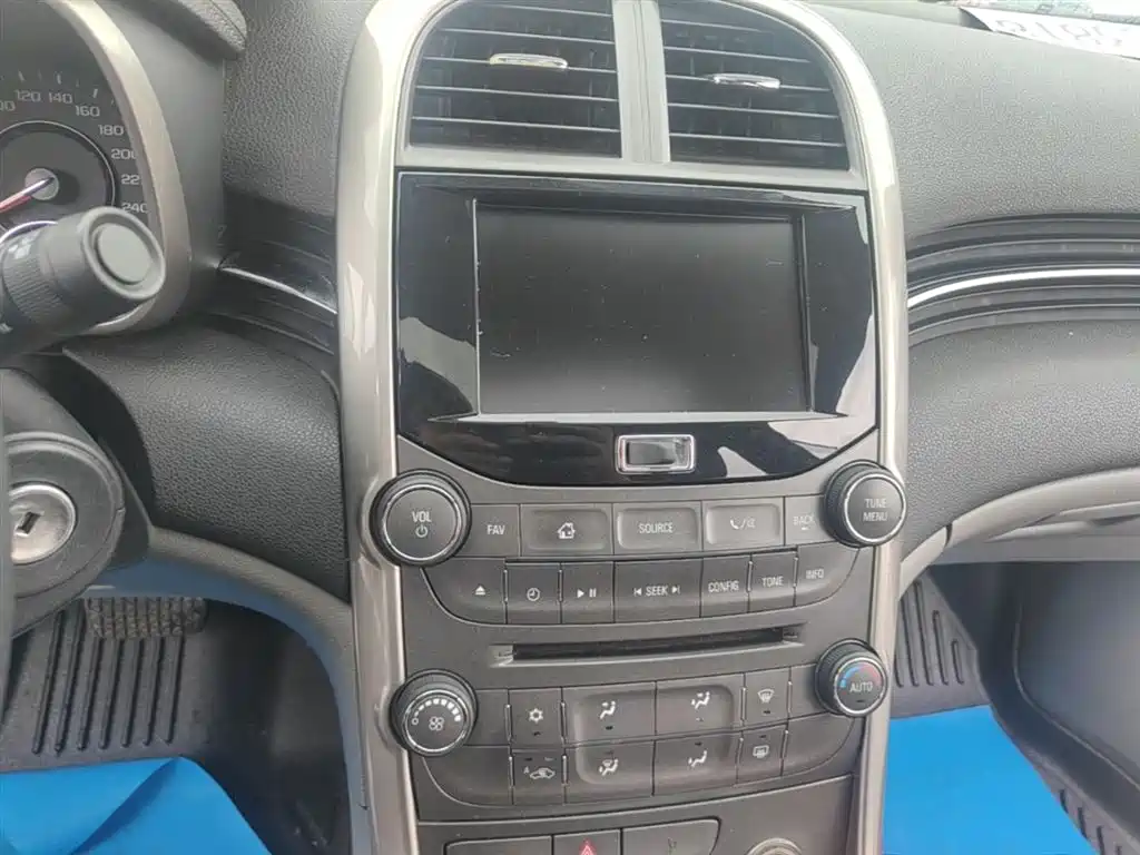Chevrolet Malibu 2014 2.0L Automatic Luxury фото 13