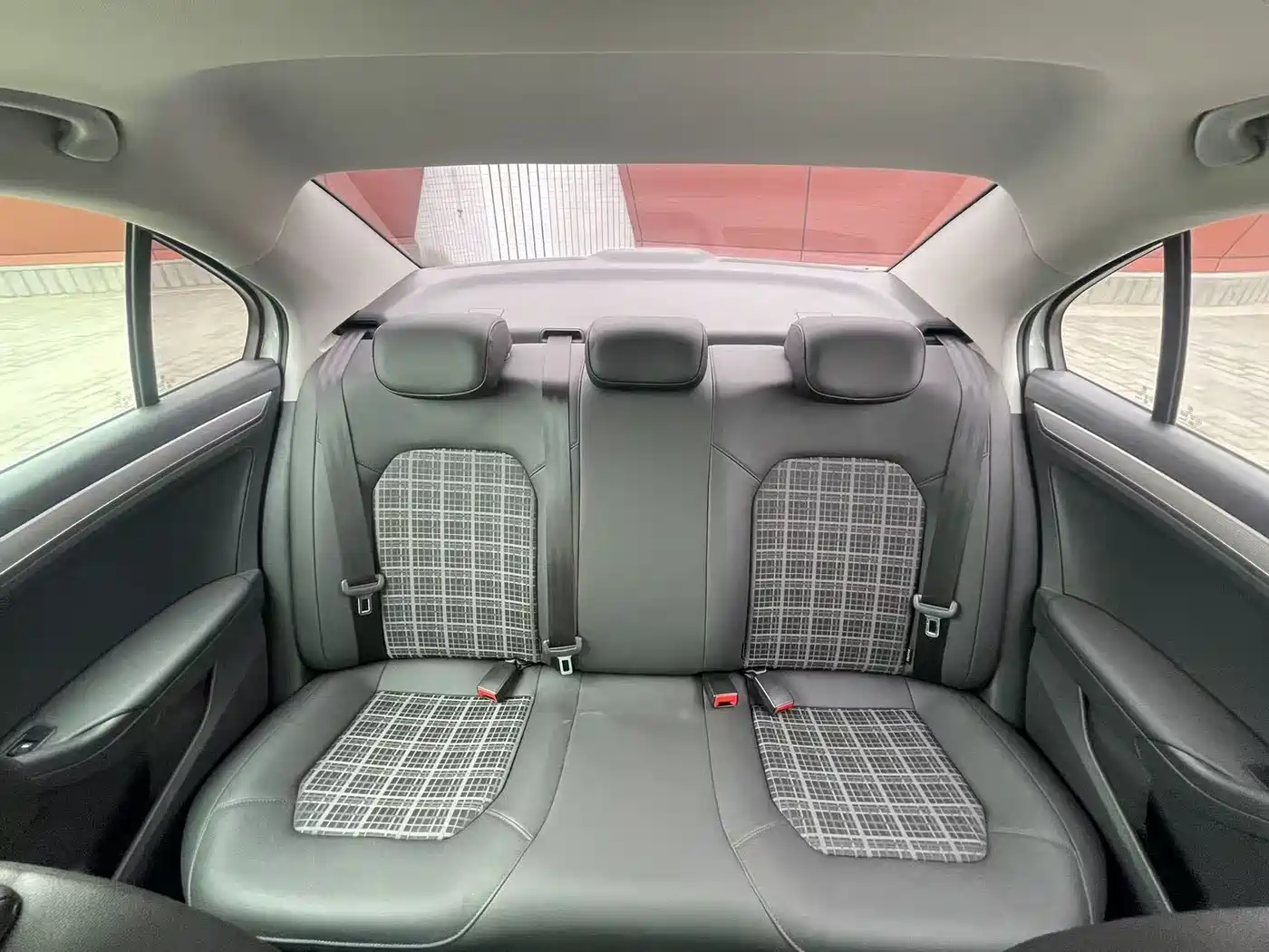 Volkswagen Jetta 2017 1.5L Automatic Comfort фото 17