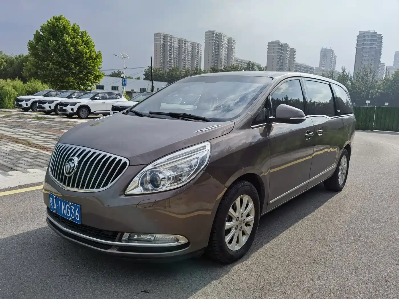 Фото 1 - Buick GL8