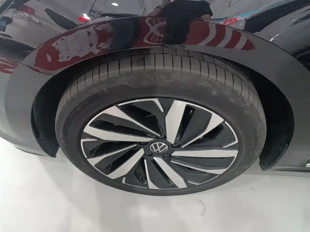 Volkswagen Passat 2025 Outstanding 380TSI Dragon Soaring Edition фото 23