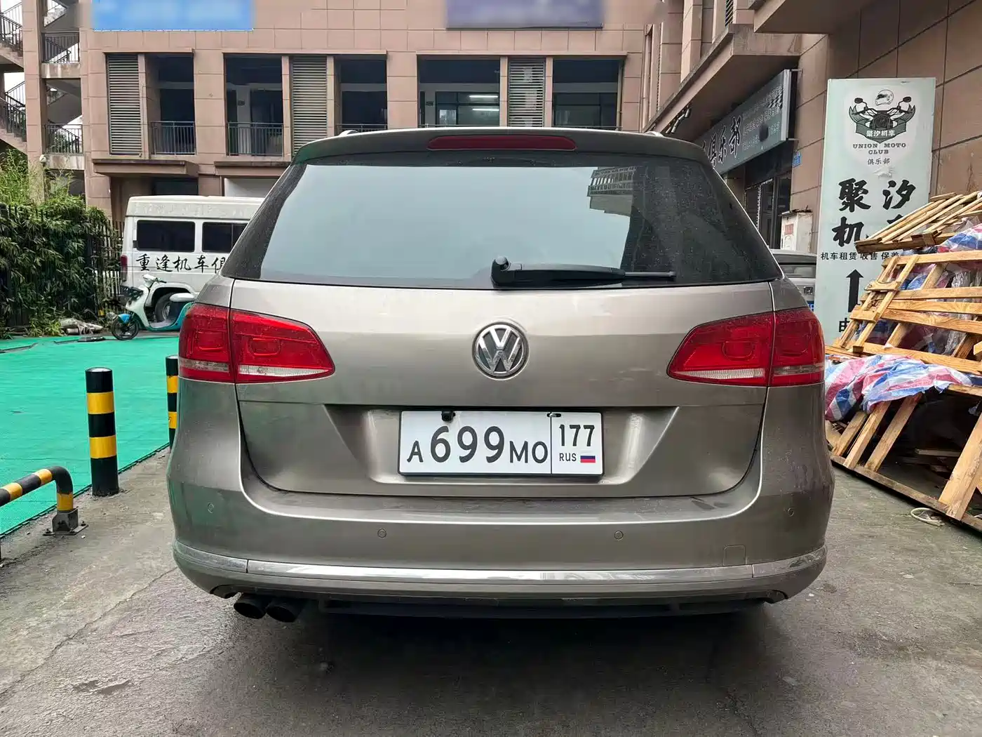 Volkswagen Magotan (Import) 2012 Wagon 2.0TSI Comfort фото 5