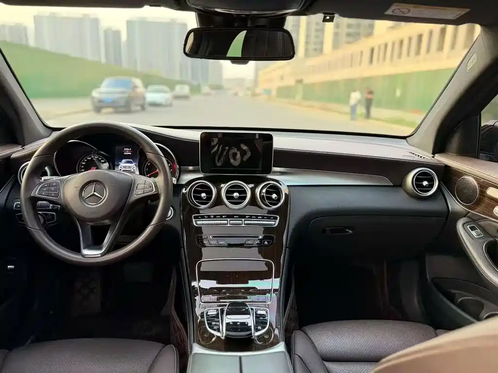 Mercedes-Benz GLC 2019 GLC 260 4MATIC Dynamic фото 4