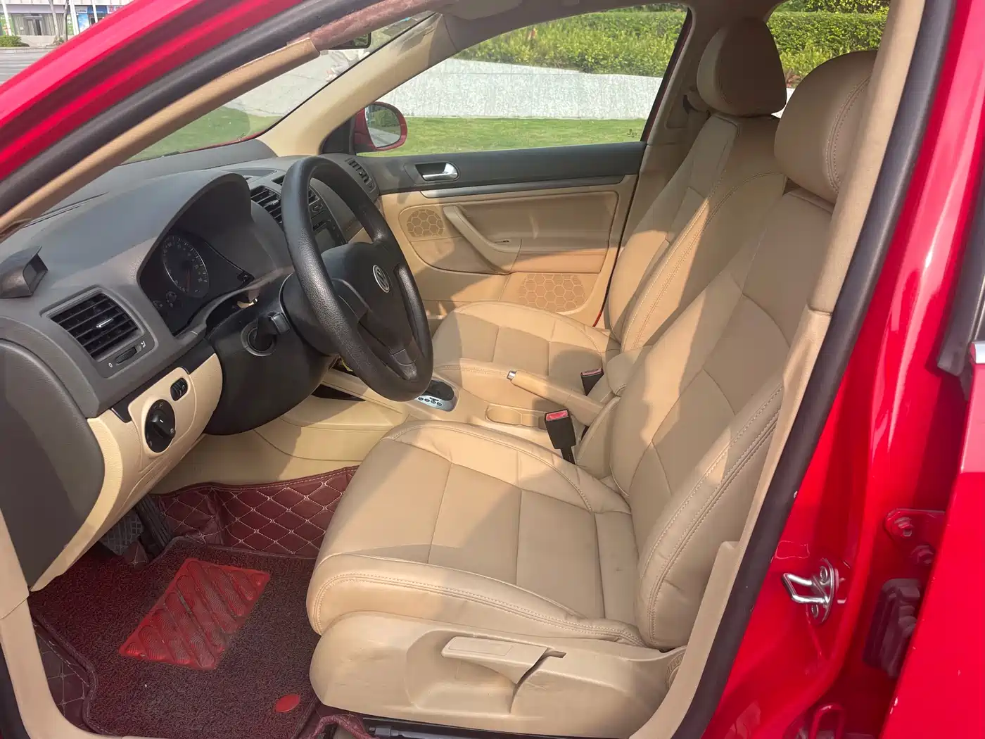 Volkswagen Sagitar 2009 1.6L Automatic Fashion фото 5