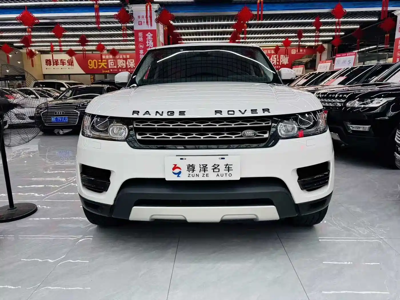 Land Rover Range Rover Sport фото 2