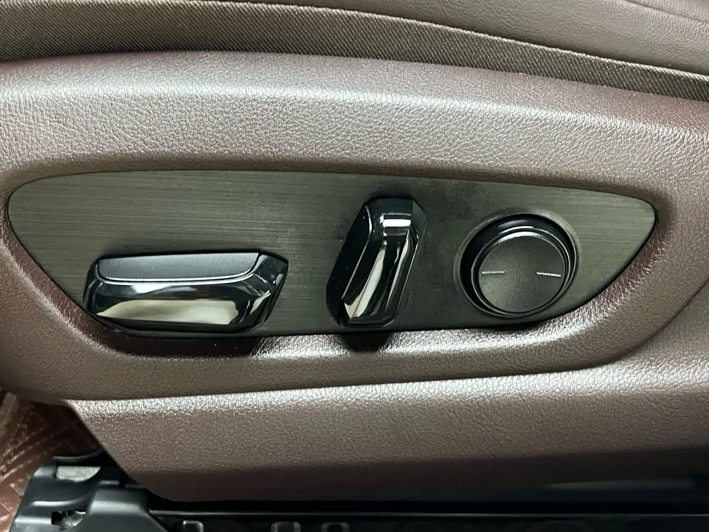 Фото 20 - Lexus ES