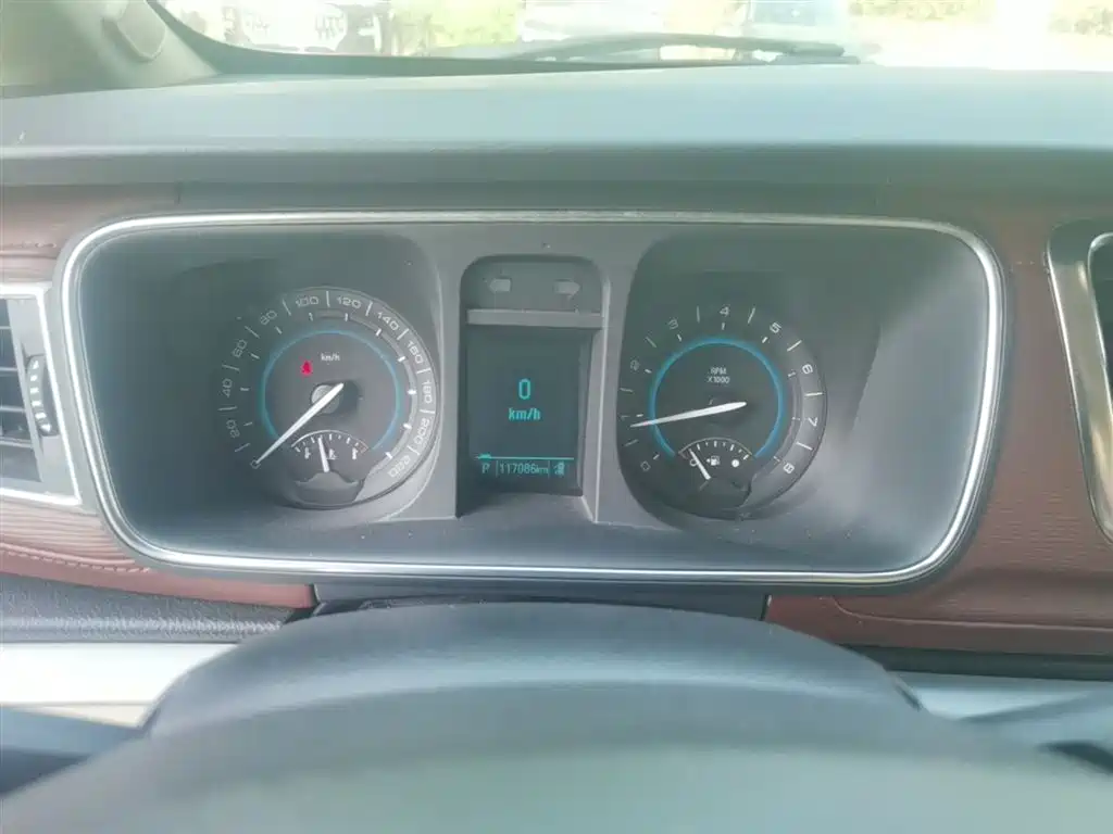 Buick GL8 2014 2.4L LT Luxury Business Executive фото 8