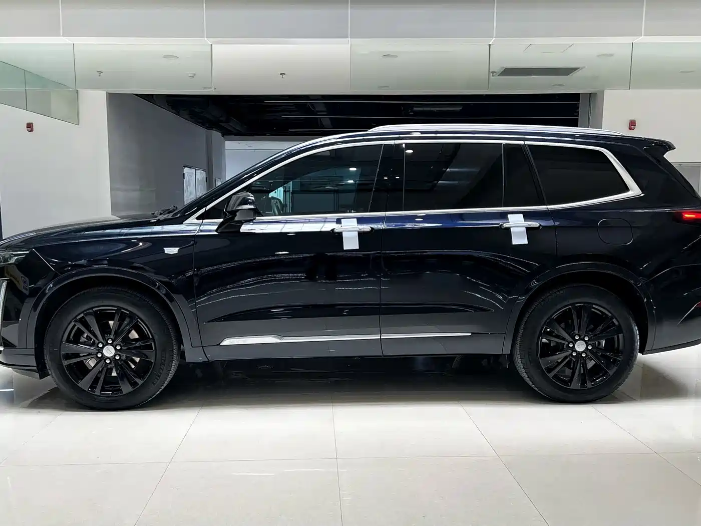 Фото 3 - Cadillac XT6