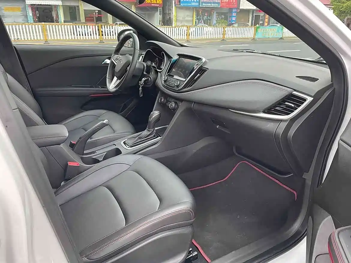 Chevrolet Monza 2019 RS 330T Auto Smooth Edition China VI фото 7