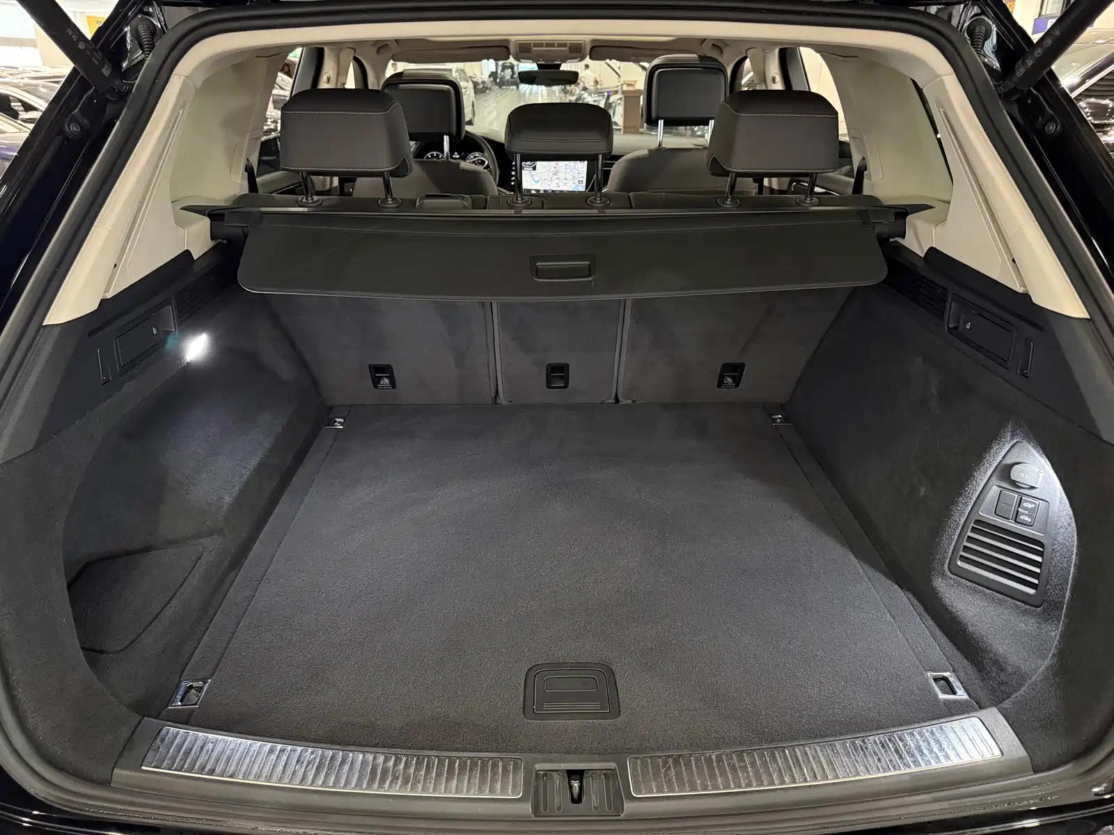 Фото 16 - Volkswagen Touareg