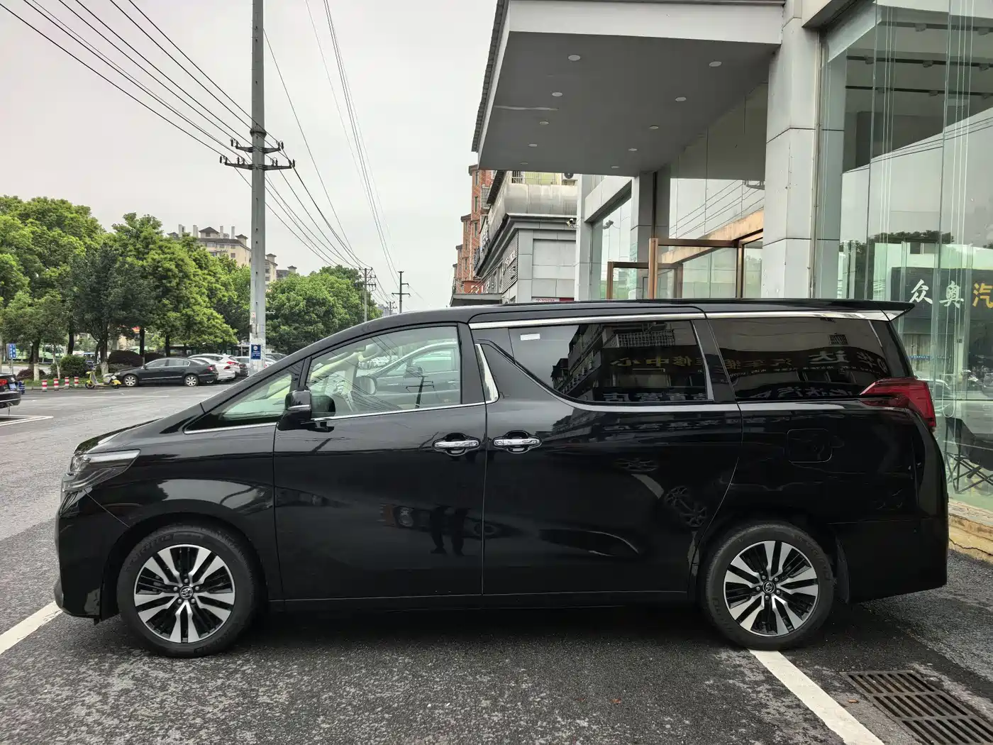 Toyota Alphard 2018 Facelift 3.5L Premium Edition фото 5