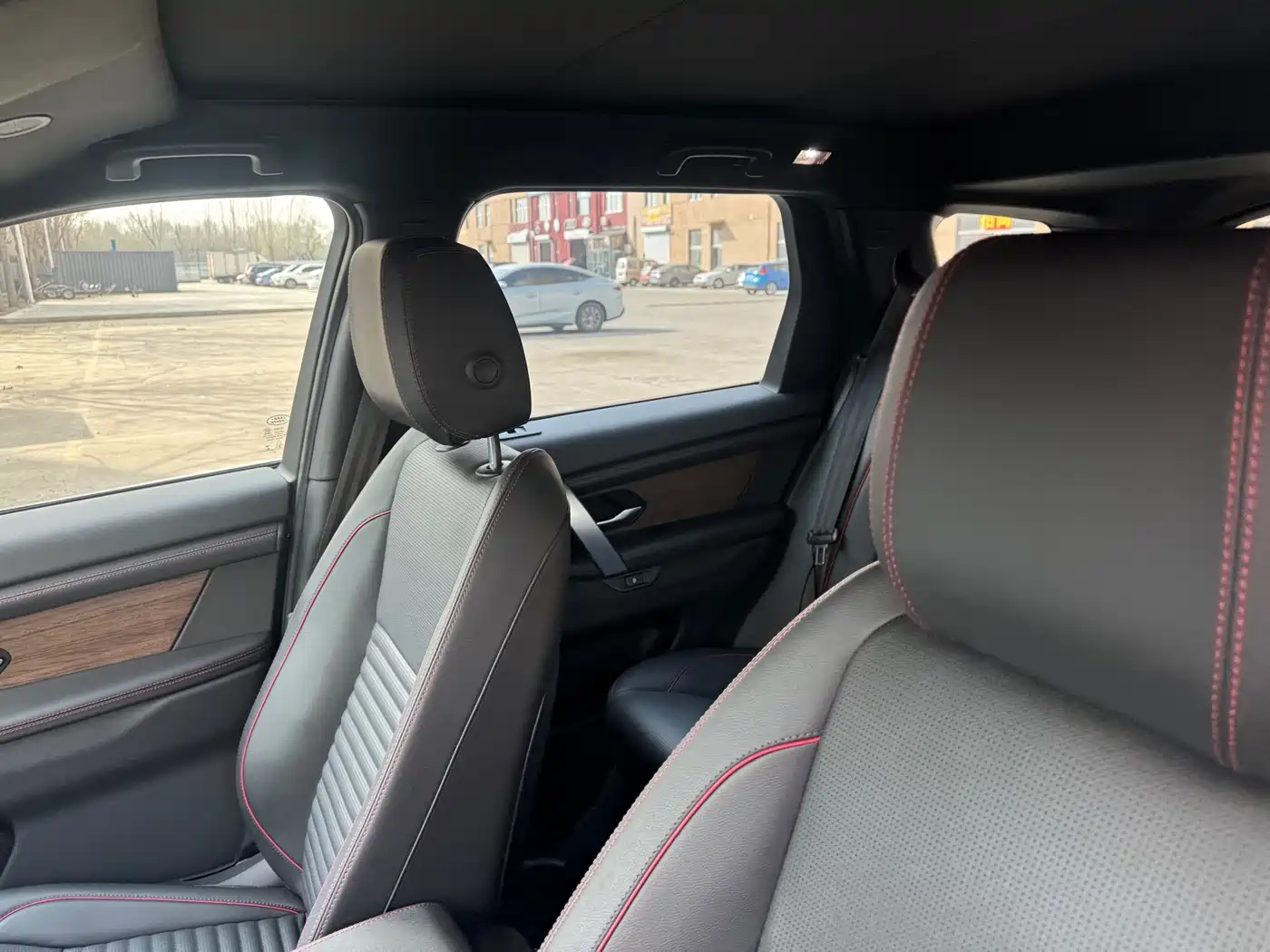 Land Rover Discovery Sport 2022 Model 249PS R-Dynamic S Performance Edition 5-Seater фото 7