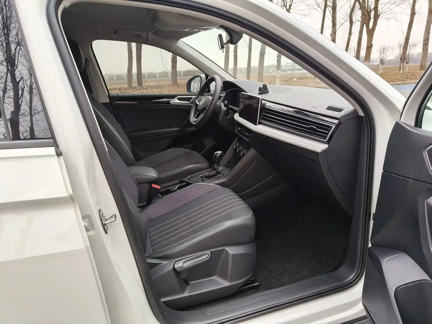 Volkswagen Tiguan L 2022 330TSI Automatic 2WD Comfort Edition фото 11