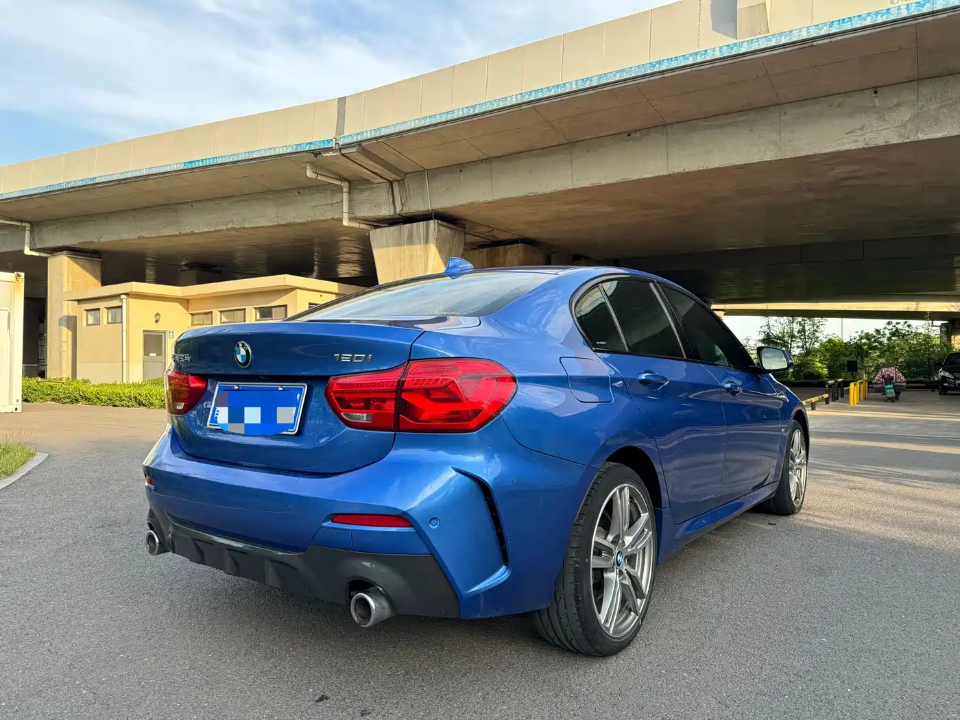 BMW 1 Series 2019 120i Leading M Sport Package фото 5