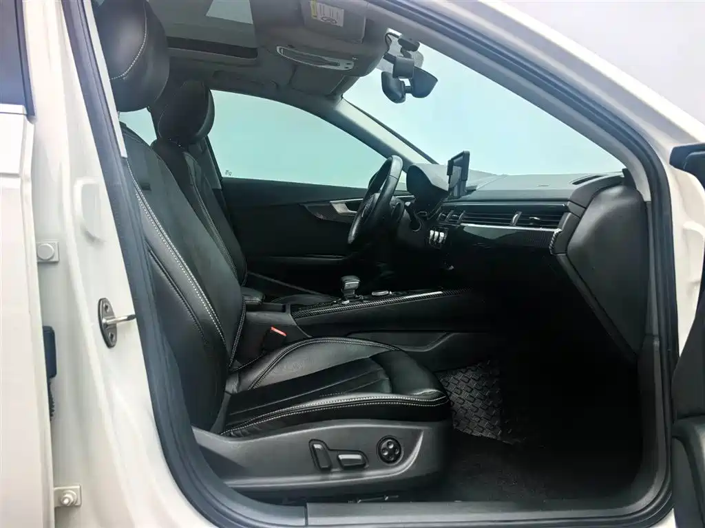 Audi A4L 2019 40 TFSI Progressive (China VI) фото 12