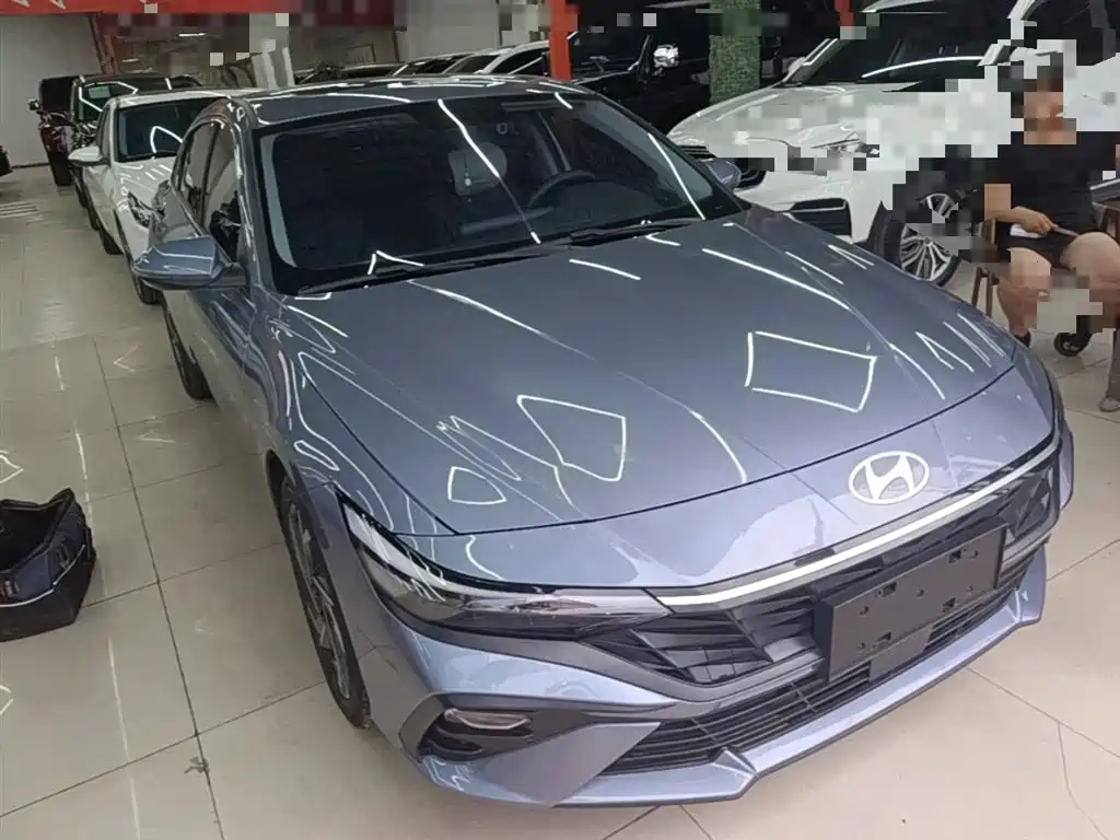 Hyundai Elantra 2023 1.5L CVT GLX Elite Edition фото 4