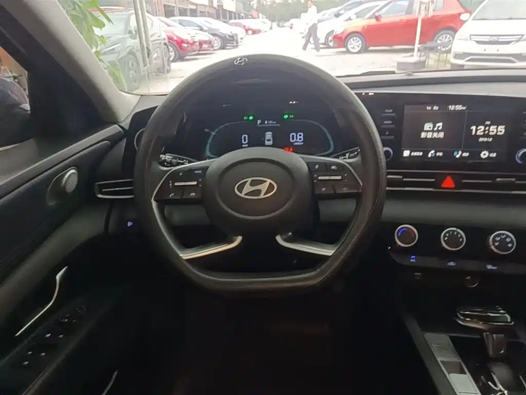Hyundai Elantra 2023 1.5L CVT GLX Elite Edition фото 11