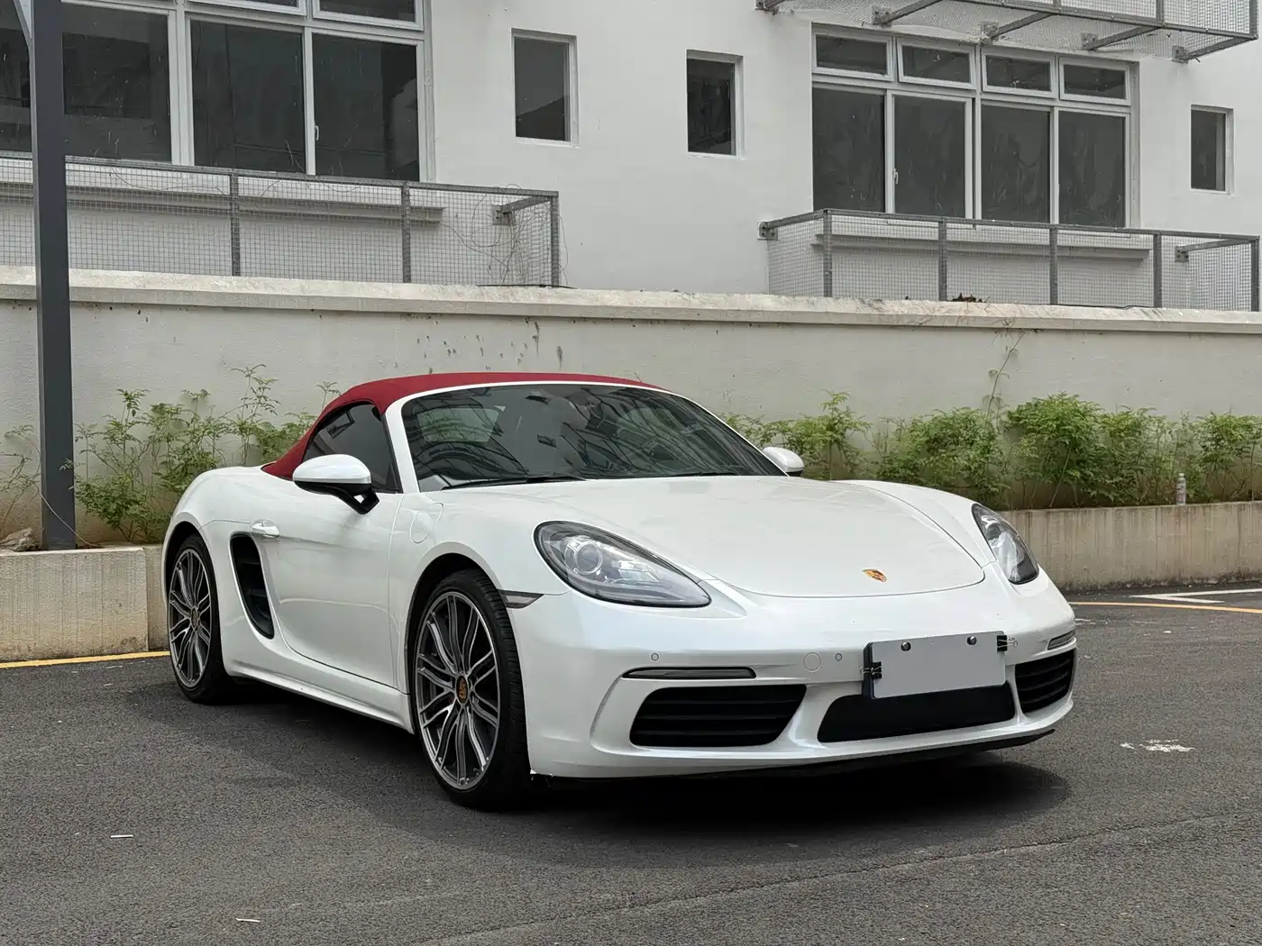 PORSCHE 718