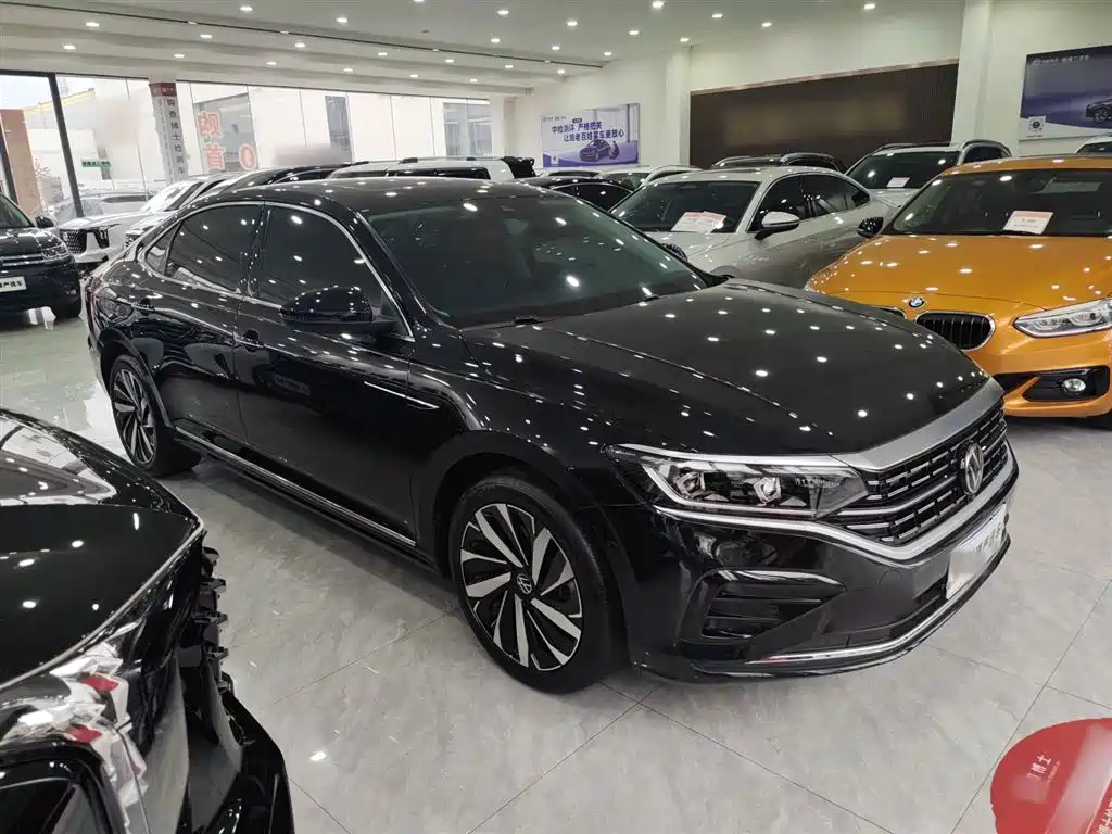Volkswagen Passat 2023 Facelift 330TSI Luxury Edition фото 8
