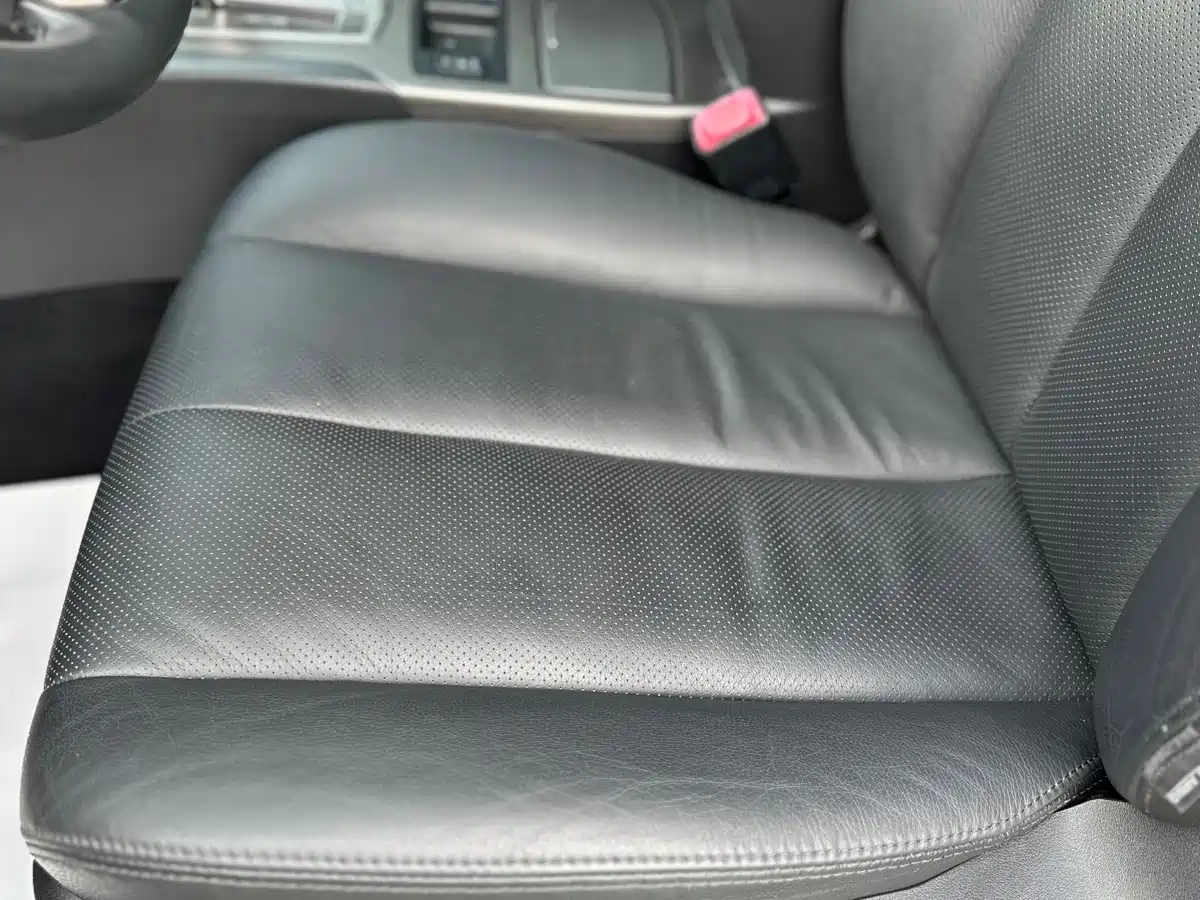Subaru Outback 2011 2.5i Luxury Edition фото 16
