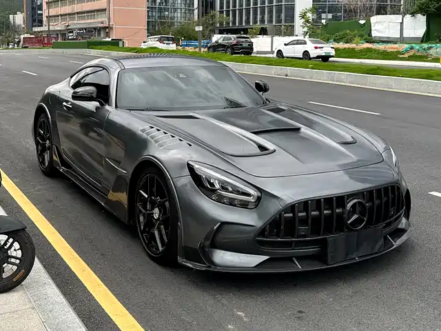 MERCEDES-BENZ AMG GT