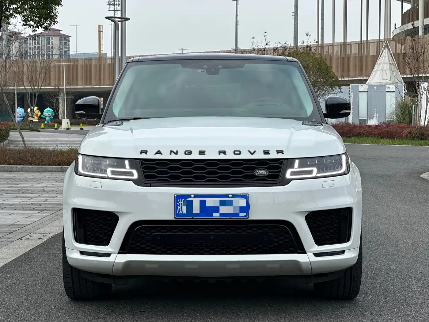 Land Rover Range Rover Sport 2021 3.0 L6 Gloss Black Edition фото 2