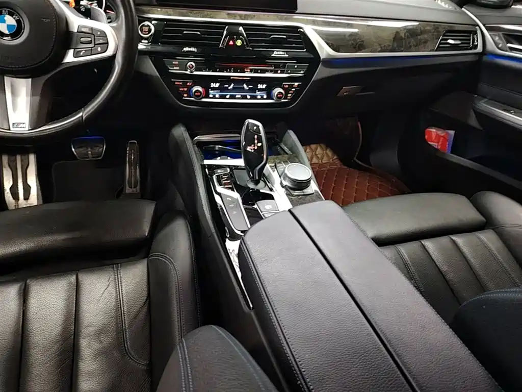 BMW 6 Series GT 2018 630i M Sport Package фото 14