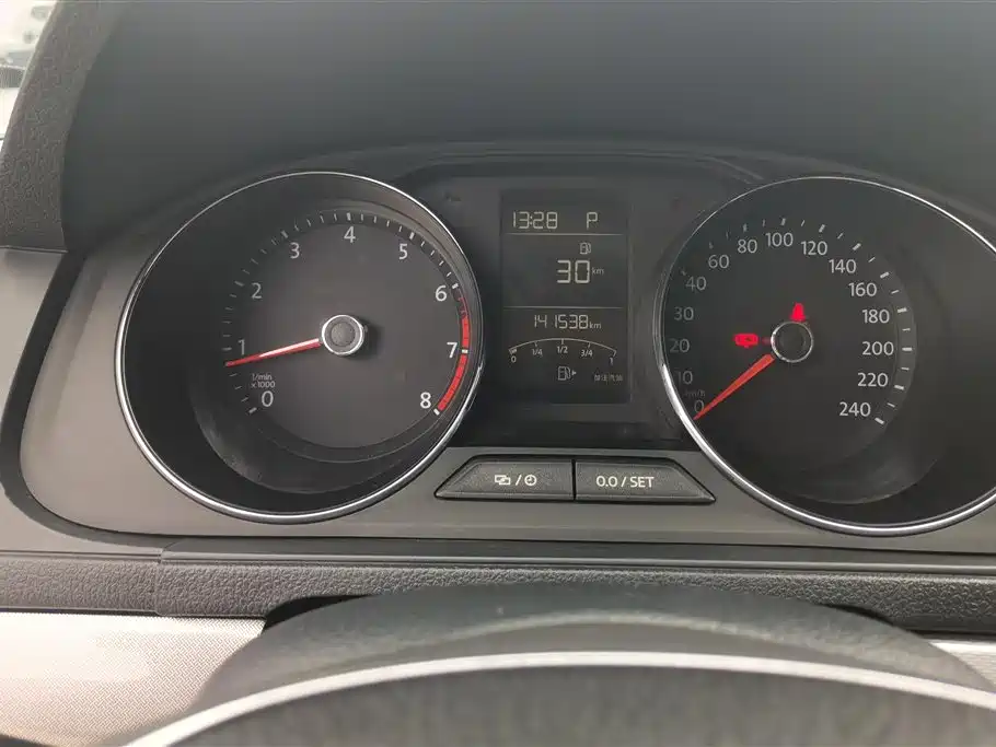 Volkswagen Lavida 2017 230TSI DSG Comfort Edition фото 14