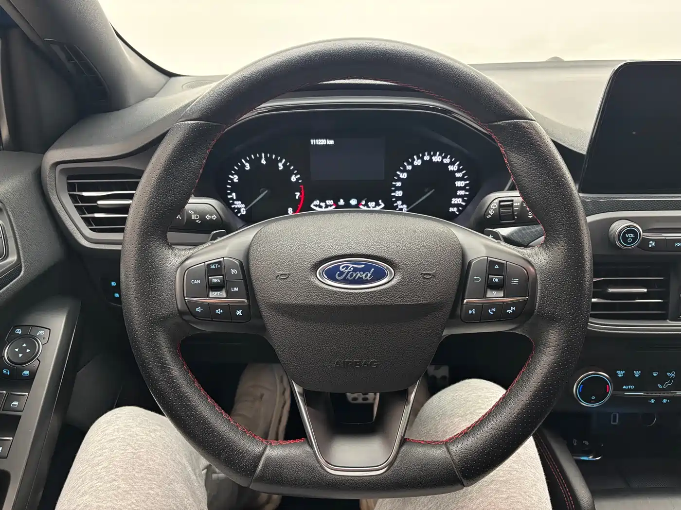 Фото 15 - Ford Focus