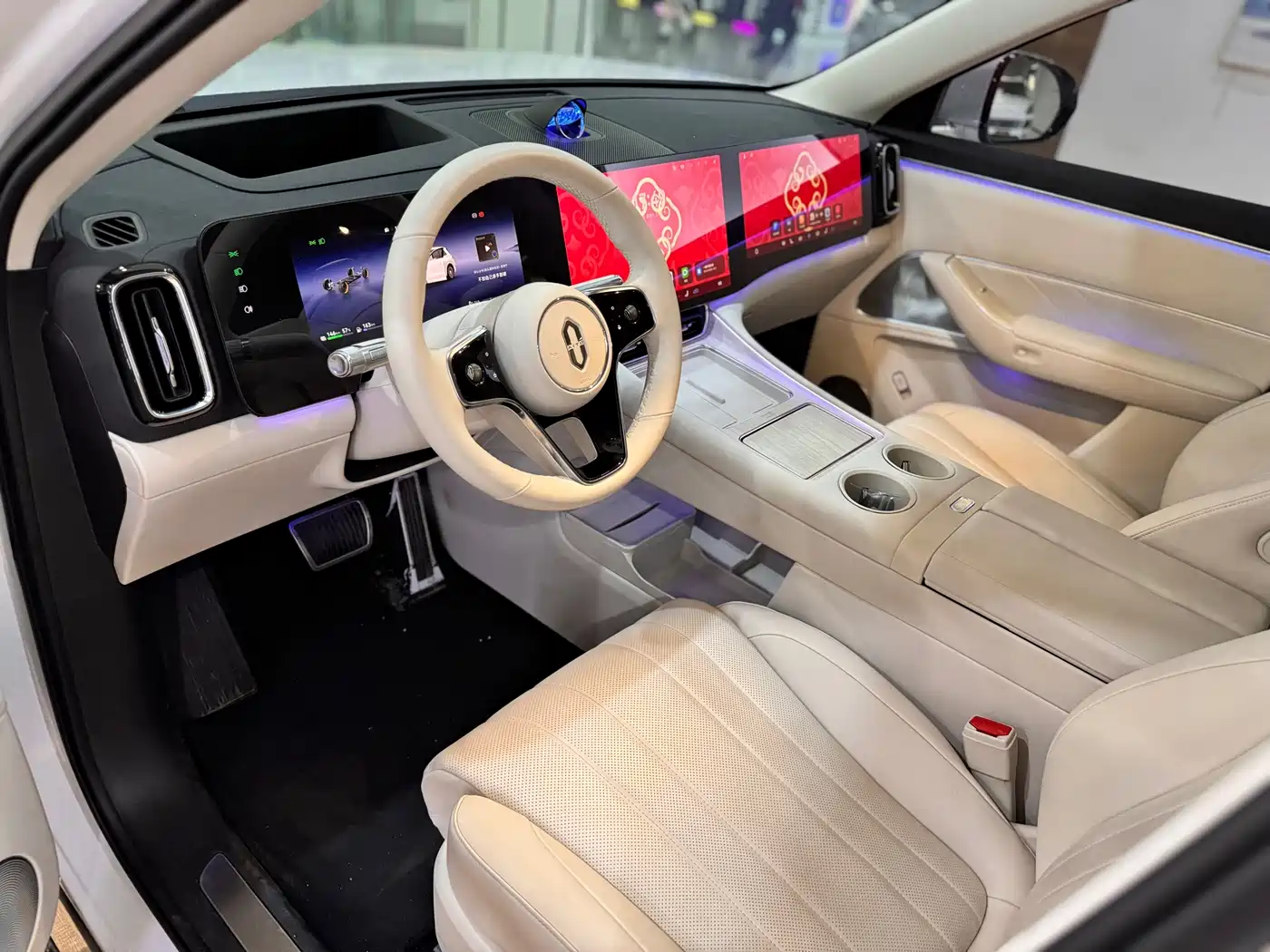 AITO Wenjie AITO M8 2025 Range Extender Max+ Edition 53.4kWh 5-seater фото 8
