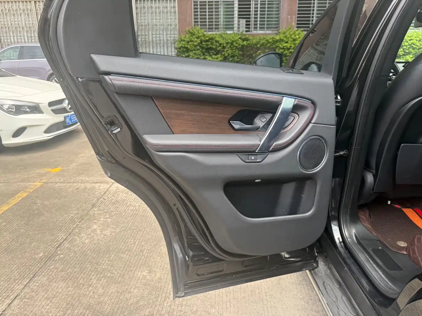 Land Rover Discovery Sport 2021 249PS R-Dynamic SE Performance Technology Edition 5-seater фото 10