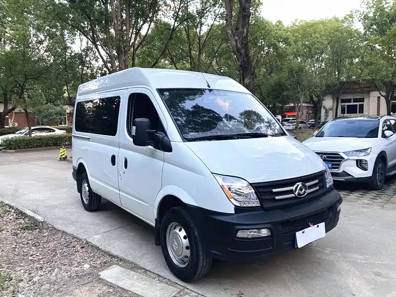 SAIC Maxus Xintu V80 2019 Model 2.5T Classic 6-speed manual Aoyuntong short wheelbase ultra-low roof 5/6-seater фото 17