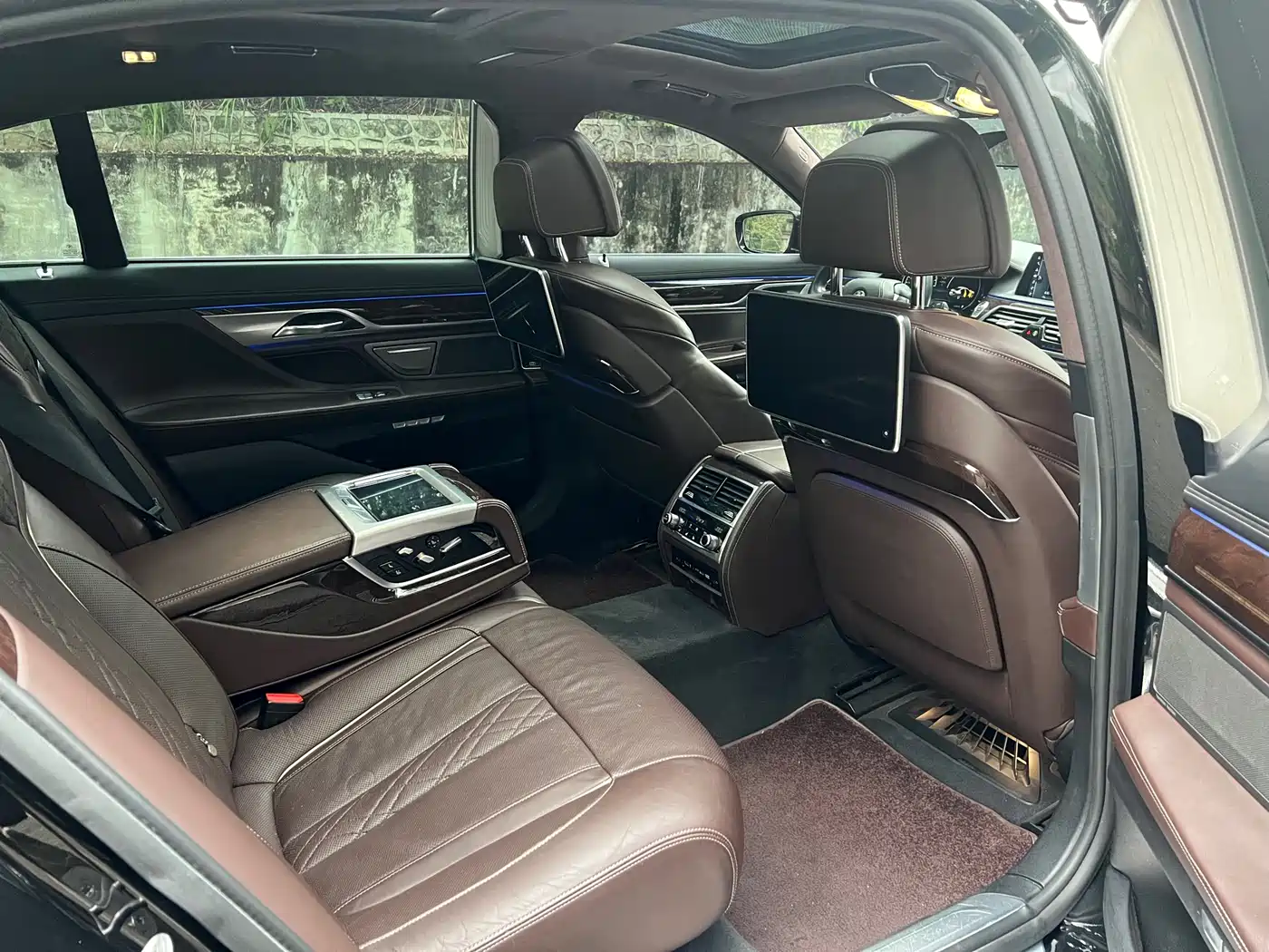 BMW 7 Series 2016 740Li Luxury фото 13